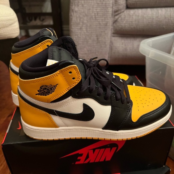 Air Jordan 1 woman shoes - Picture 1 of 2